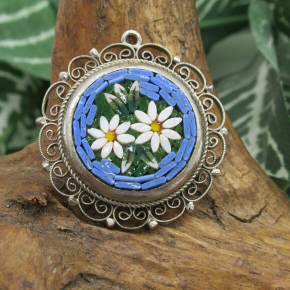 Vintage Italian Micro Mosaic Floral Pendant With Daisies & Scroll Design 1.25" - Picture 9 of 10